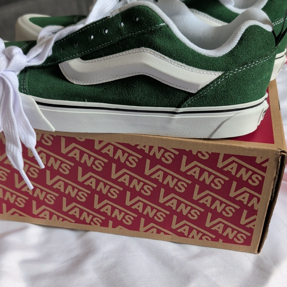 Vans Old Skool in Green & White Suede